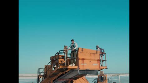 Download file Crush.2023.S01E01.1080p.WEB.h264.